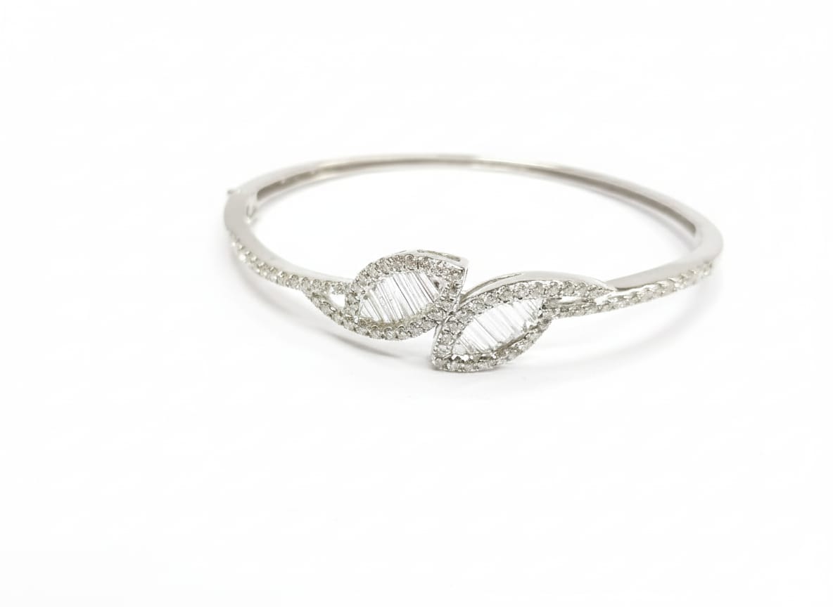 Twin Gleam Leaf  Bracelet